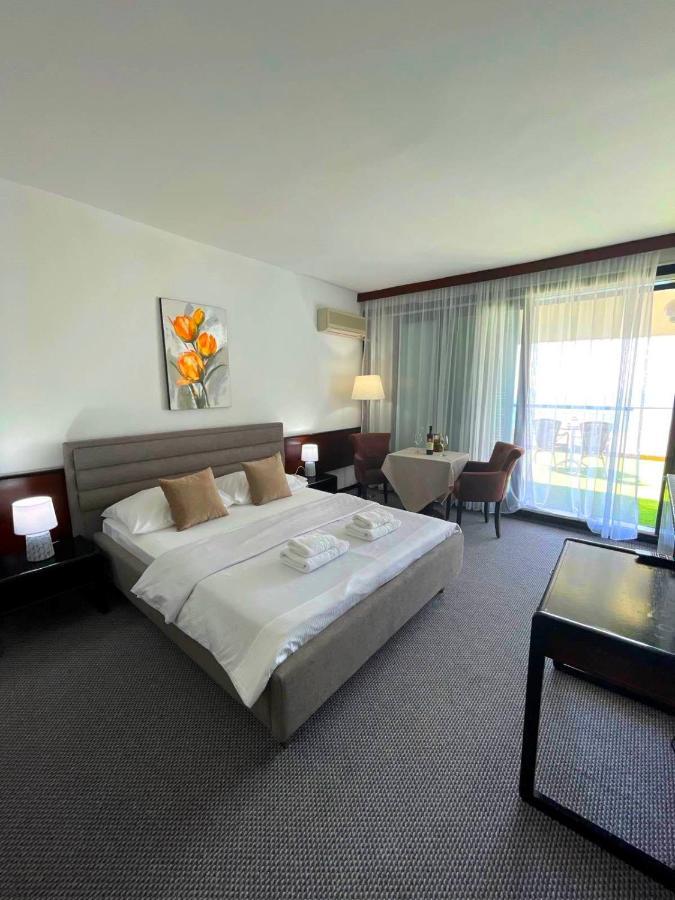 Corpus A - Hotel Albatros Ulcinj Exteriör bild
