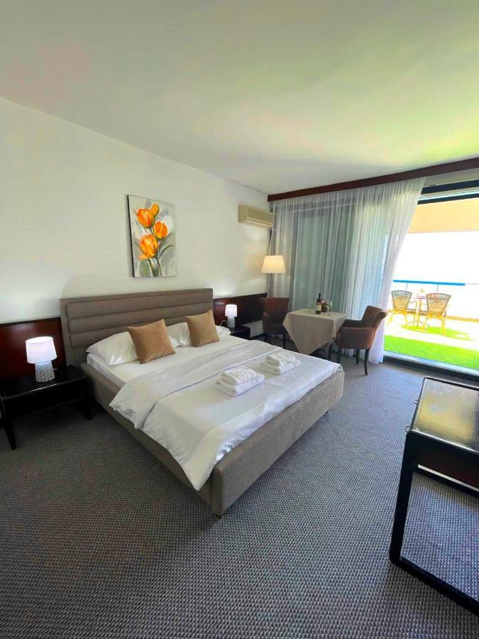 Corpus A - Hotel Albatros Ulcinj Exteriör bild