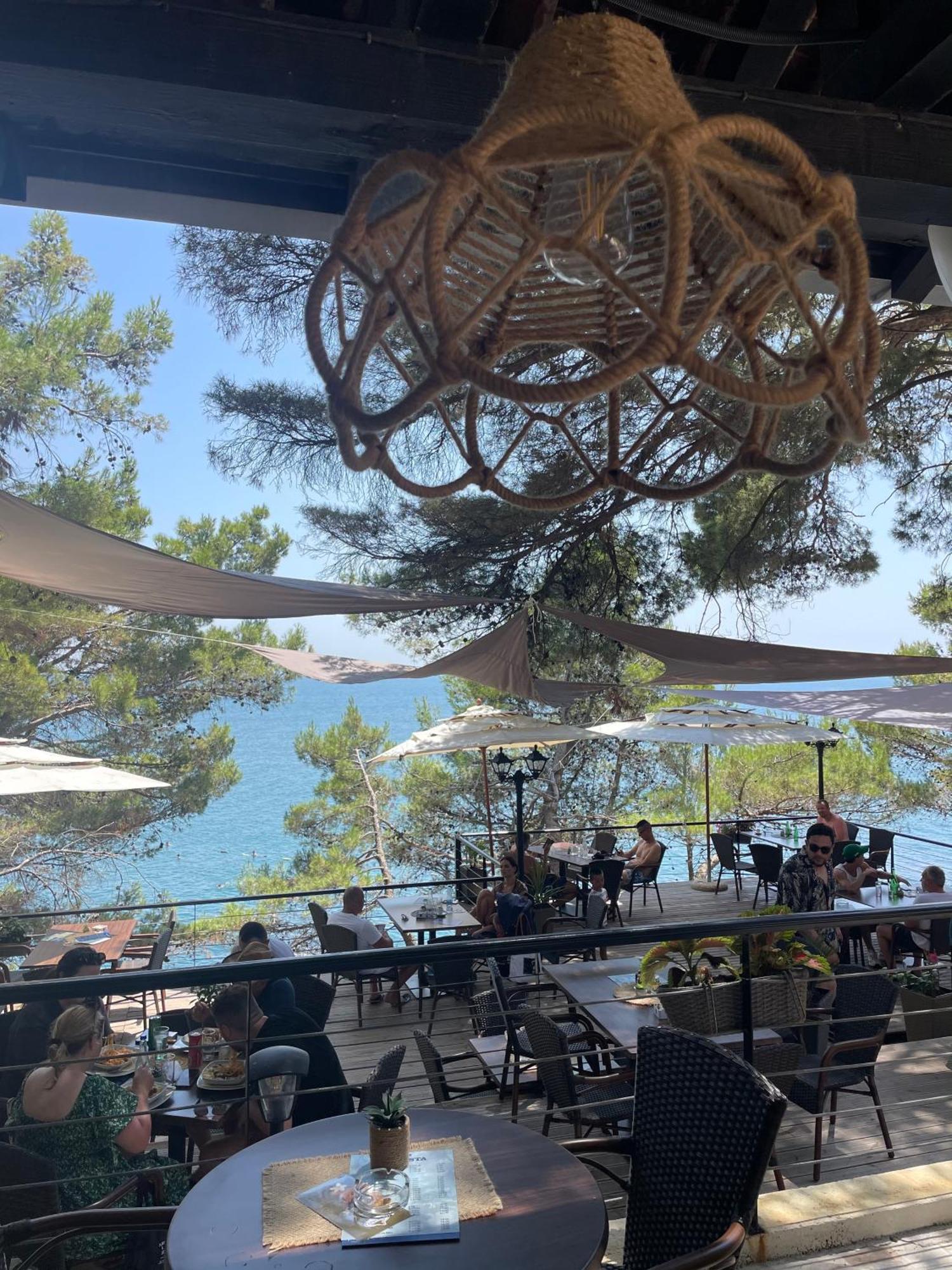 Corpus A - Hotel Albatros Ulcinj Exteriör bild